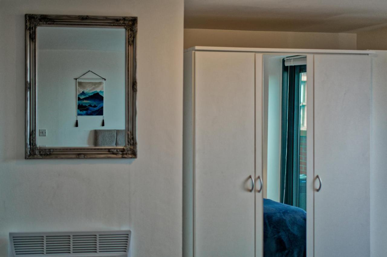 Sidemersey Livings- Convenient 1-Bedroom Flat With A View, Central 리버풀 외부 사진